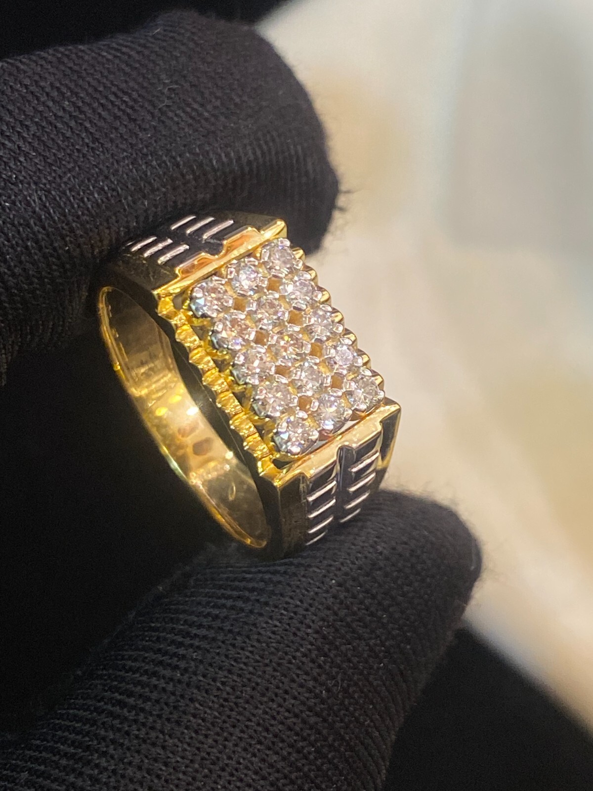 1/2 Cts Round Brilliant Cut Natural Diamonds Men’s Wedding Band Ring In 14K Gold