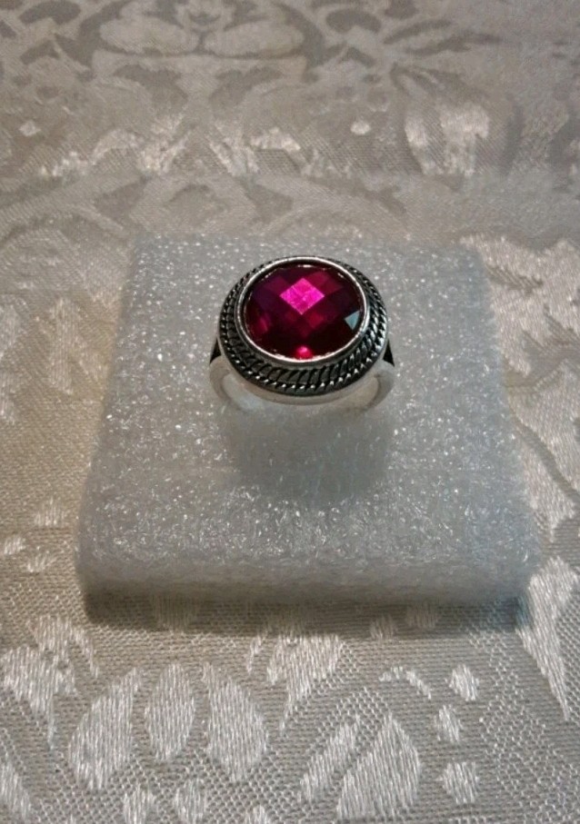 Dark pink/fuschia Bezel Set solitaire crystal ring, size 7