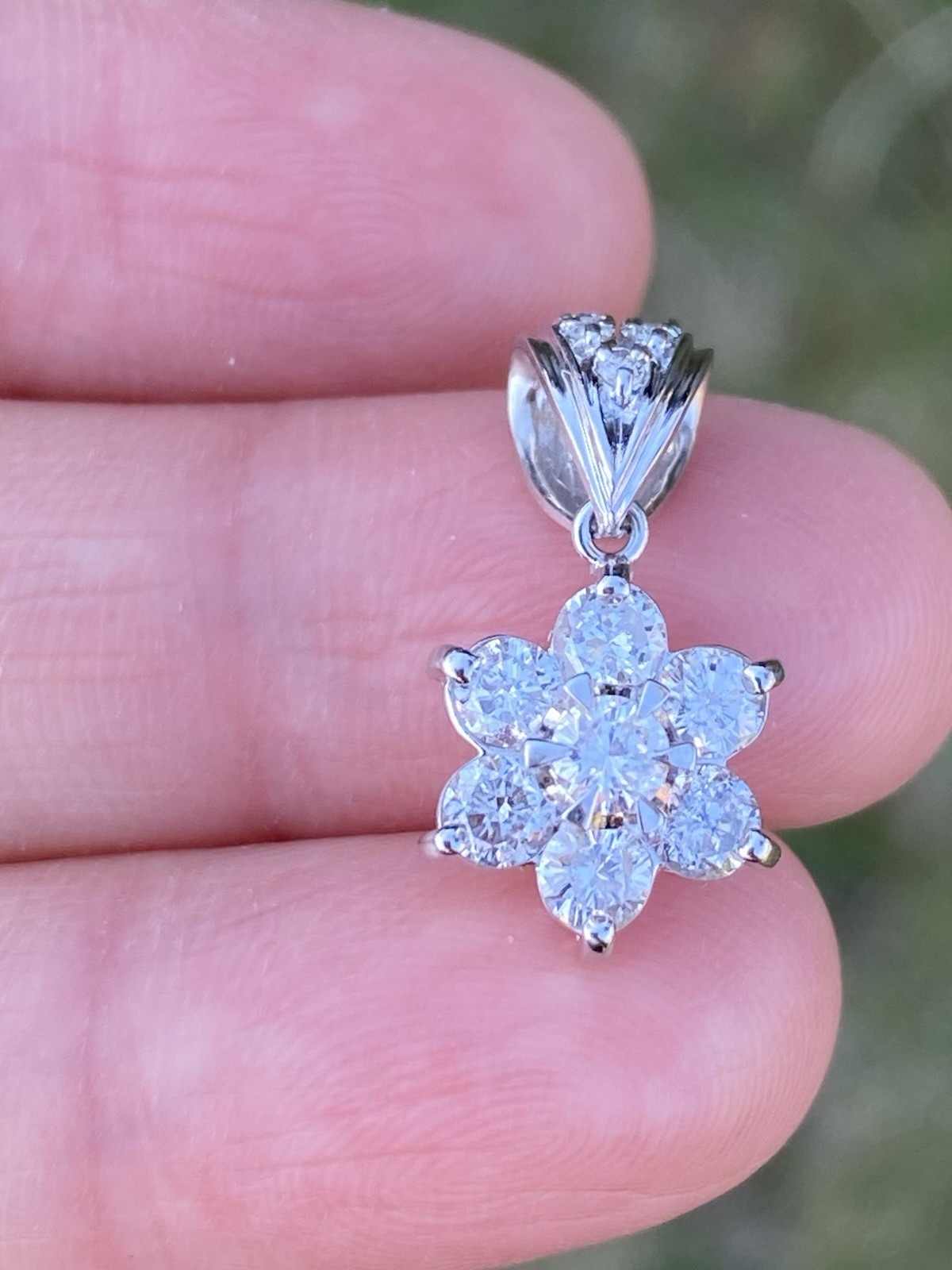 Platinum 1.00TCW 100% Natural Round Diamond Cluster Pendant