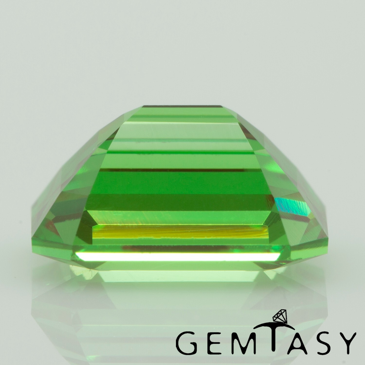 Cut stone – YAG Green-Red Czochralski (Pulled) lab grown, 8x6mm 2.04-2.49ct