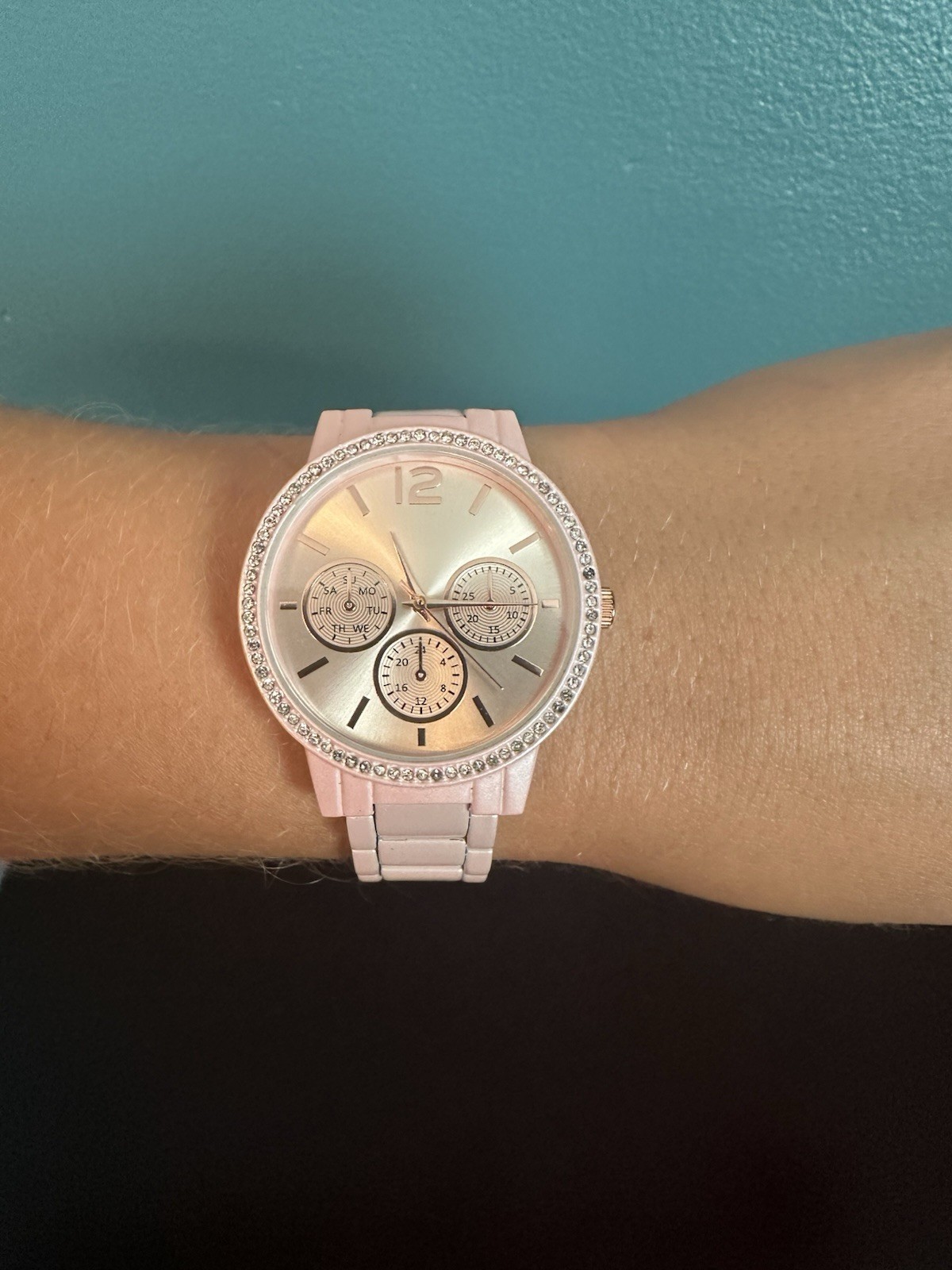 Women’s Pink Metal Bracelet Analog Watch Silver Dial Gem-Set Bezel 12-Hour