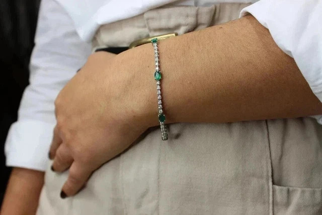 9TCW Oval Lab Created Emerald & Diamond Tennis Bracelet 14K White Gold Plated