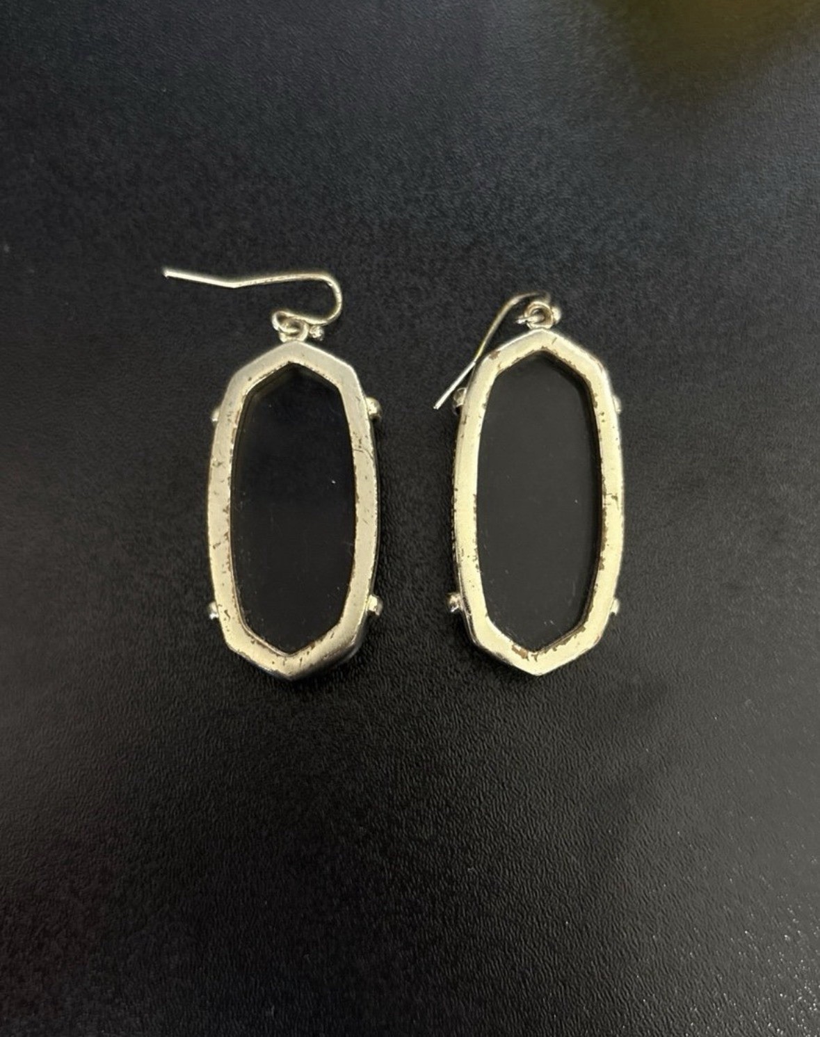 Kendra Scott Elle Gold Drop Earrings in Black Opaque Glass BOX AND DUSTBAG