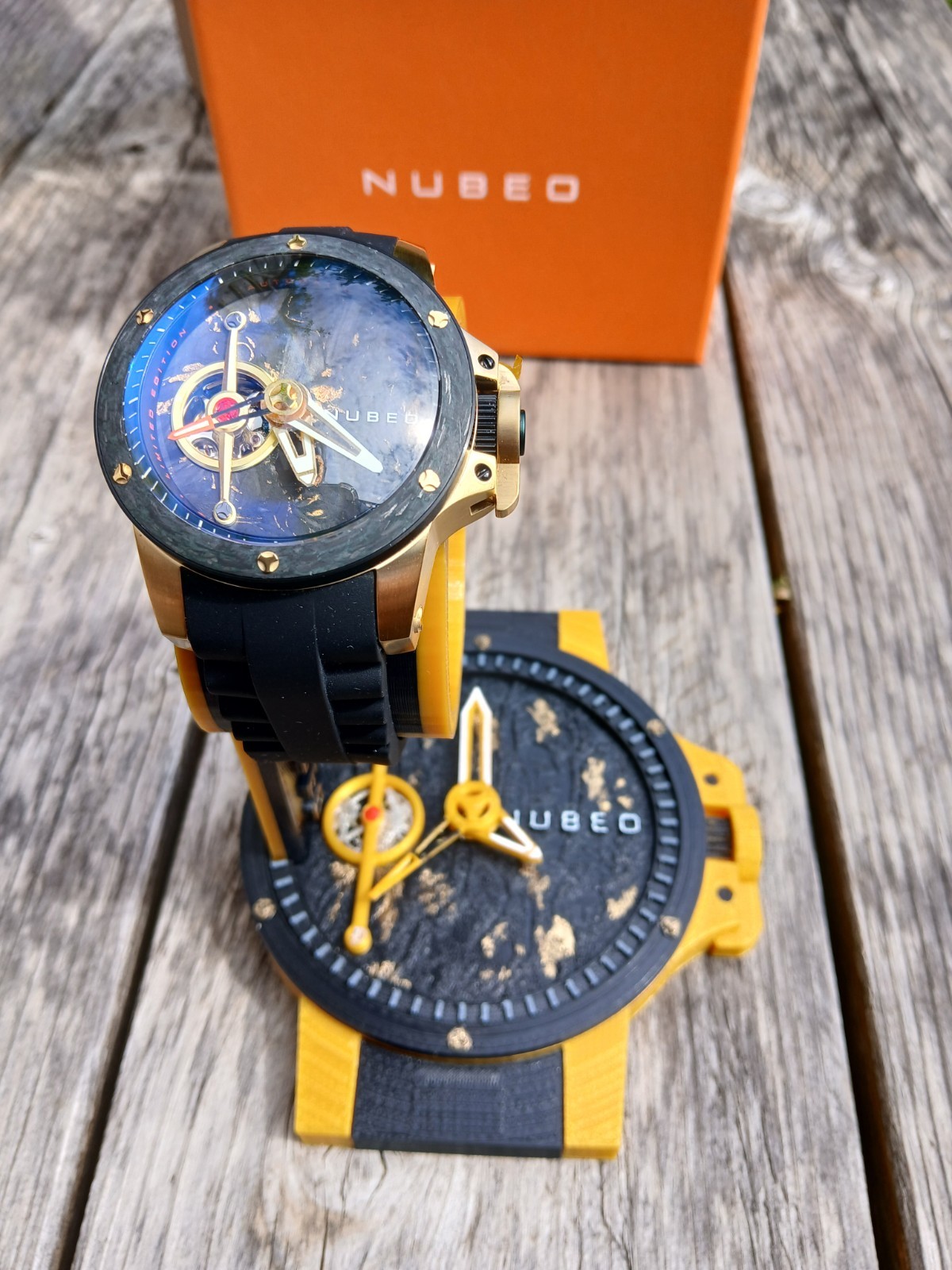 Nubeo Curiosity Evolution Automatic NB-6066-02 With One Off Stand