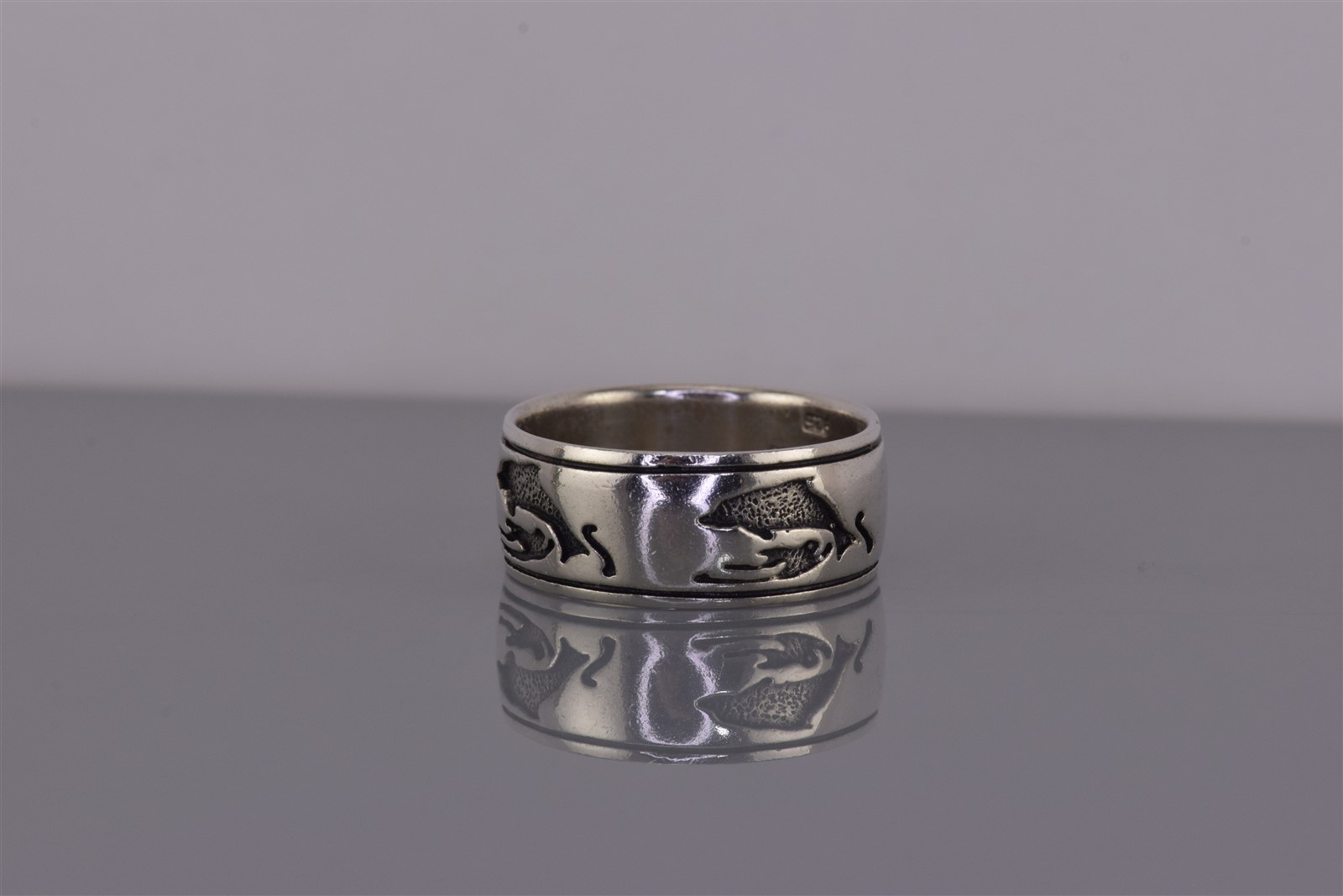 Peter Stone Sterling Silver 8.5mm Carved Jumping Dolphin Band Ring 925 Sz: 9