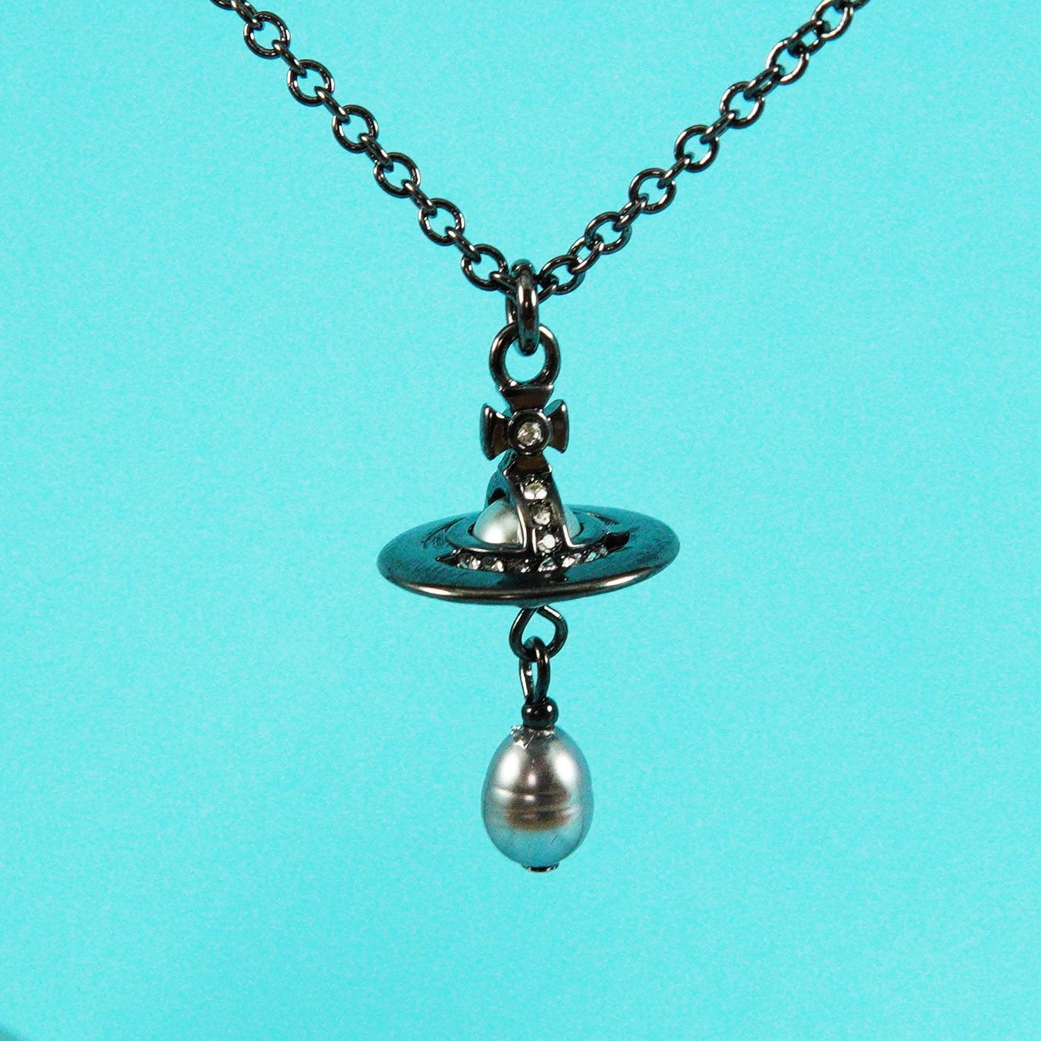 Vivienne Westwood New Petite Orb Drop Pendant 3D Necklace Gun Metal tone Box Set