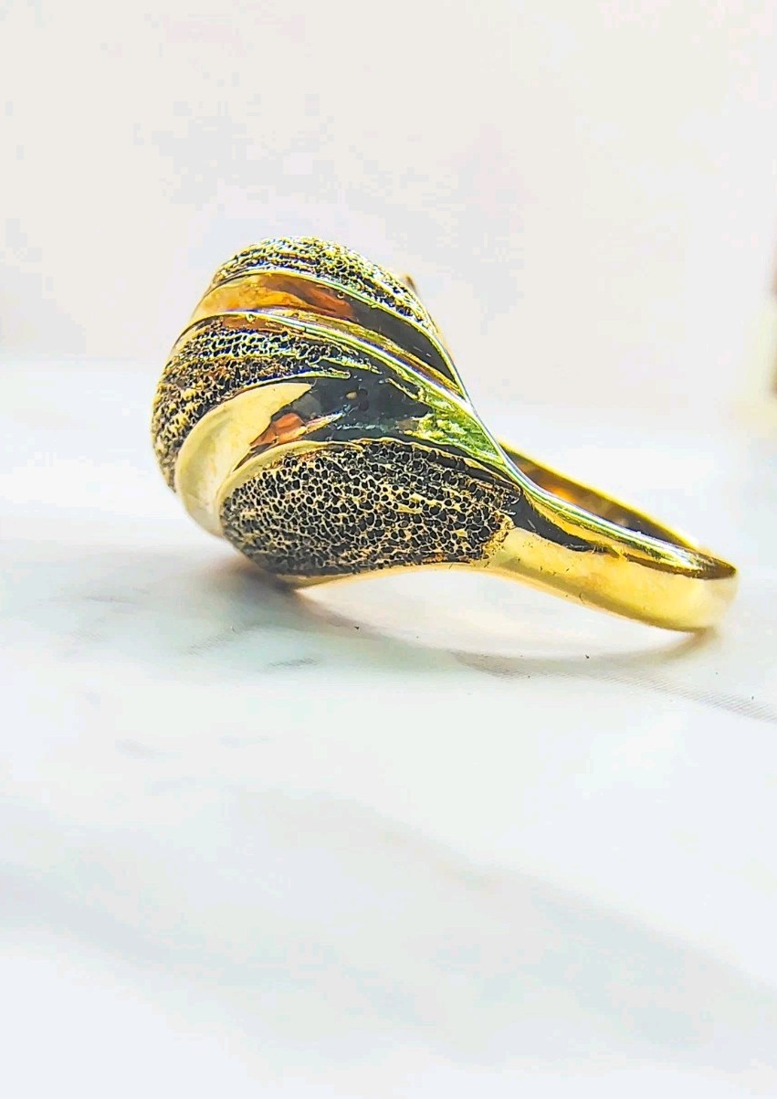 Antique 14K Yellow Gold Textured Dome Ring • Size 4.75 • 11.65mm • 4.97g