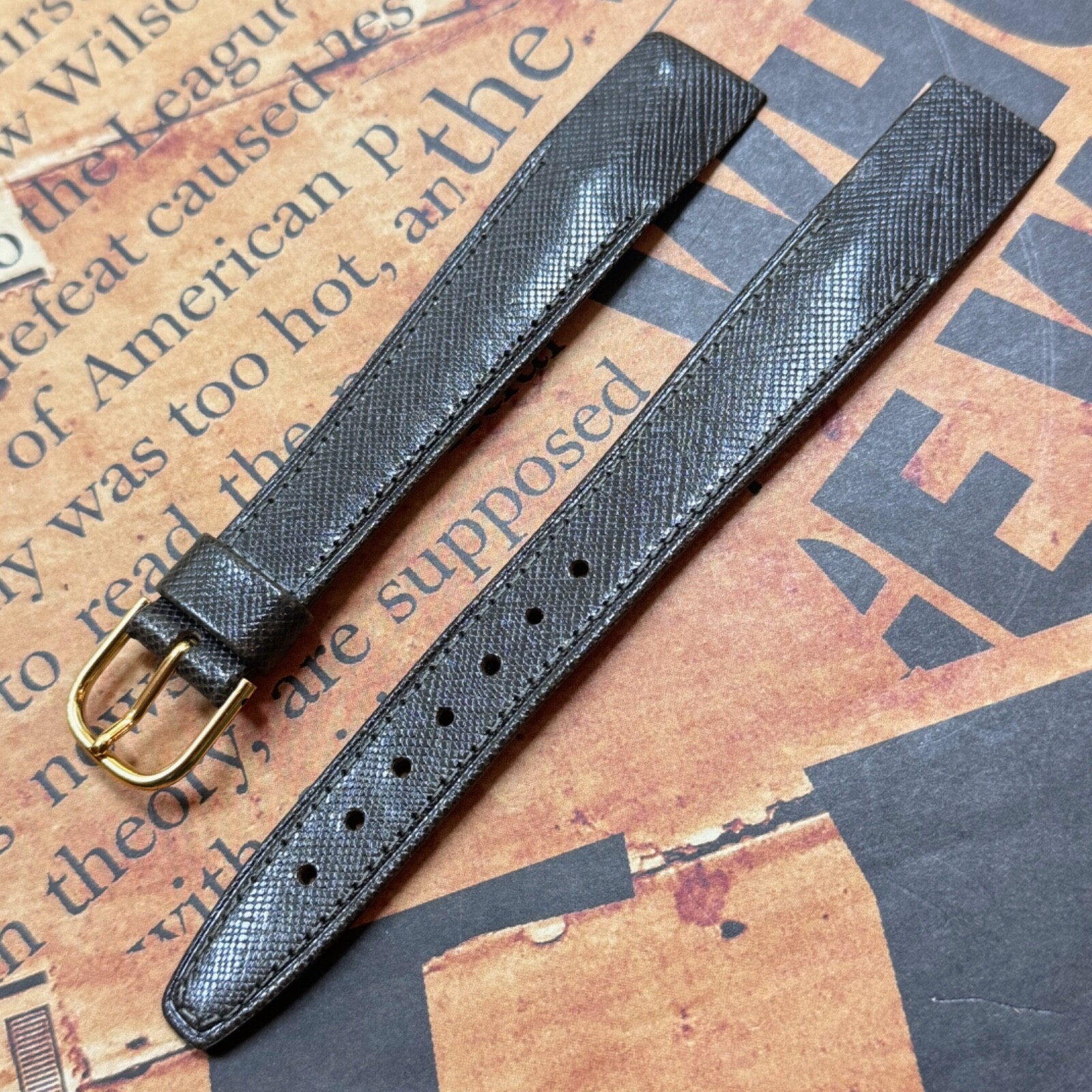 Single keeper grey stitched leather 17mm open-ended vintage watch strap NOS