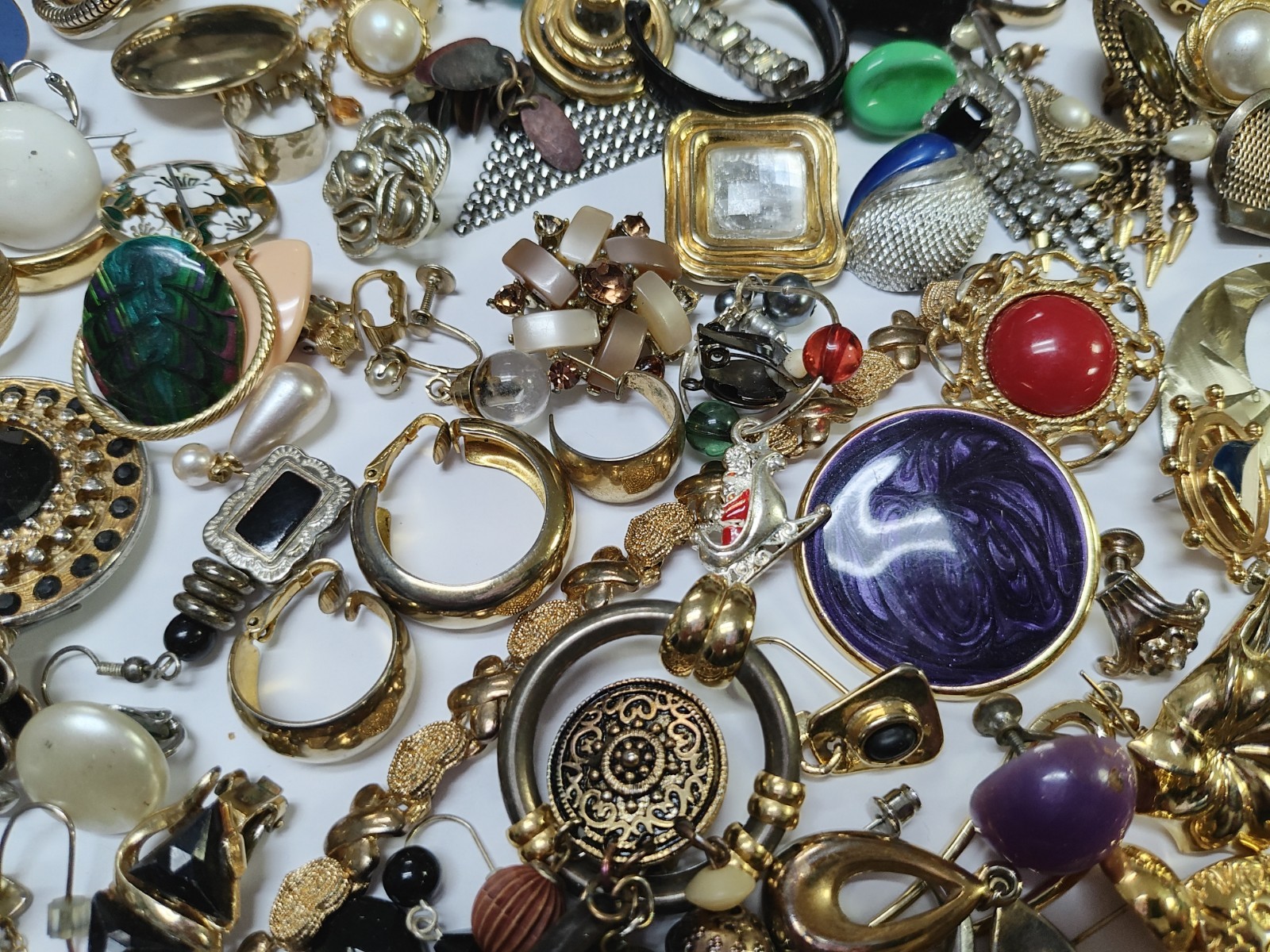 Huge Estate Junk Jewelry Lot 7lbs Earrings Screw Back Clip On Etc (Read Desc.)