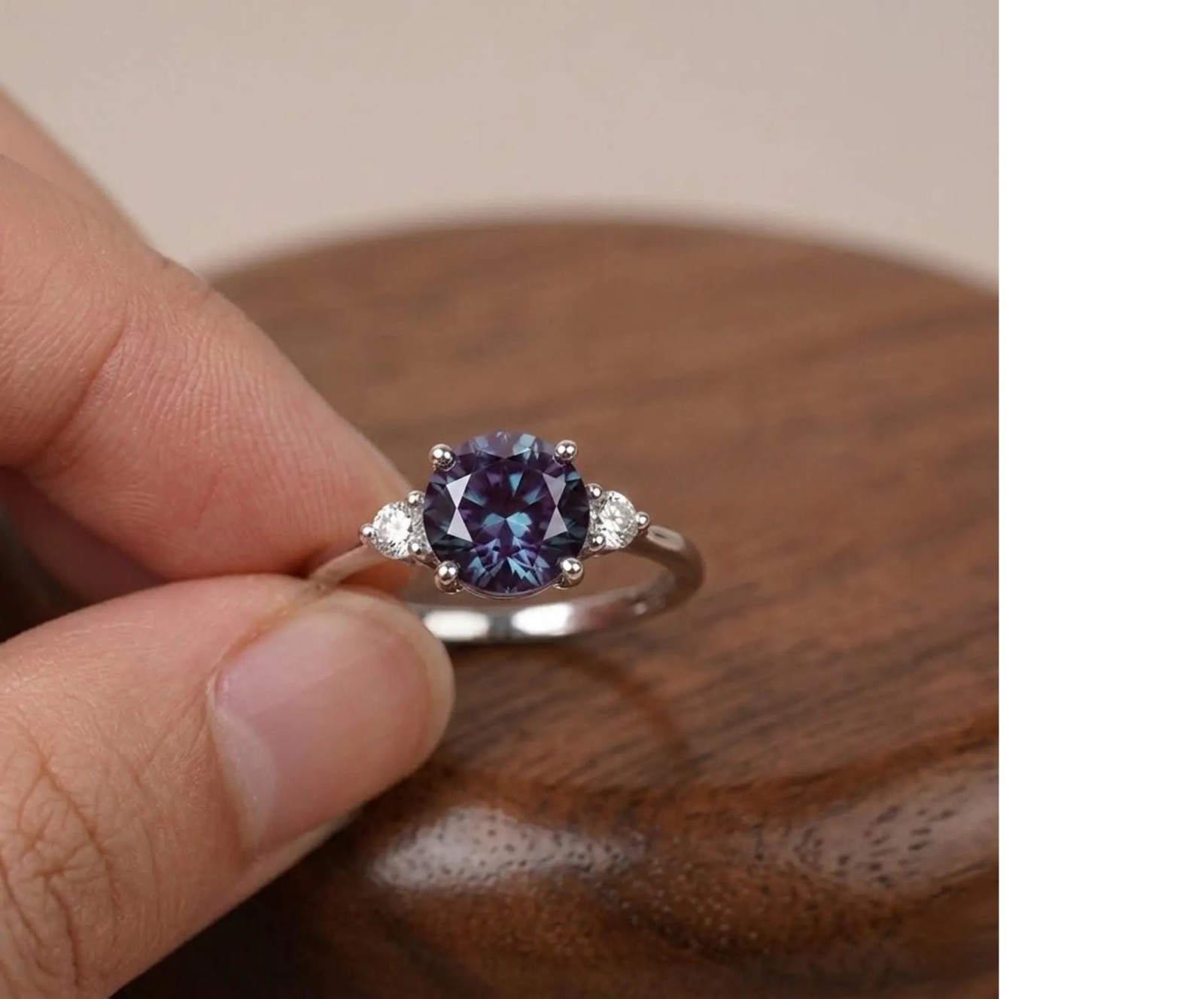 7 Ct Elegant Alexandrite Solitaire Ring – Vintage Jewelry- Crafted 925 Silver