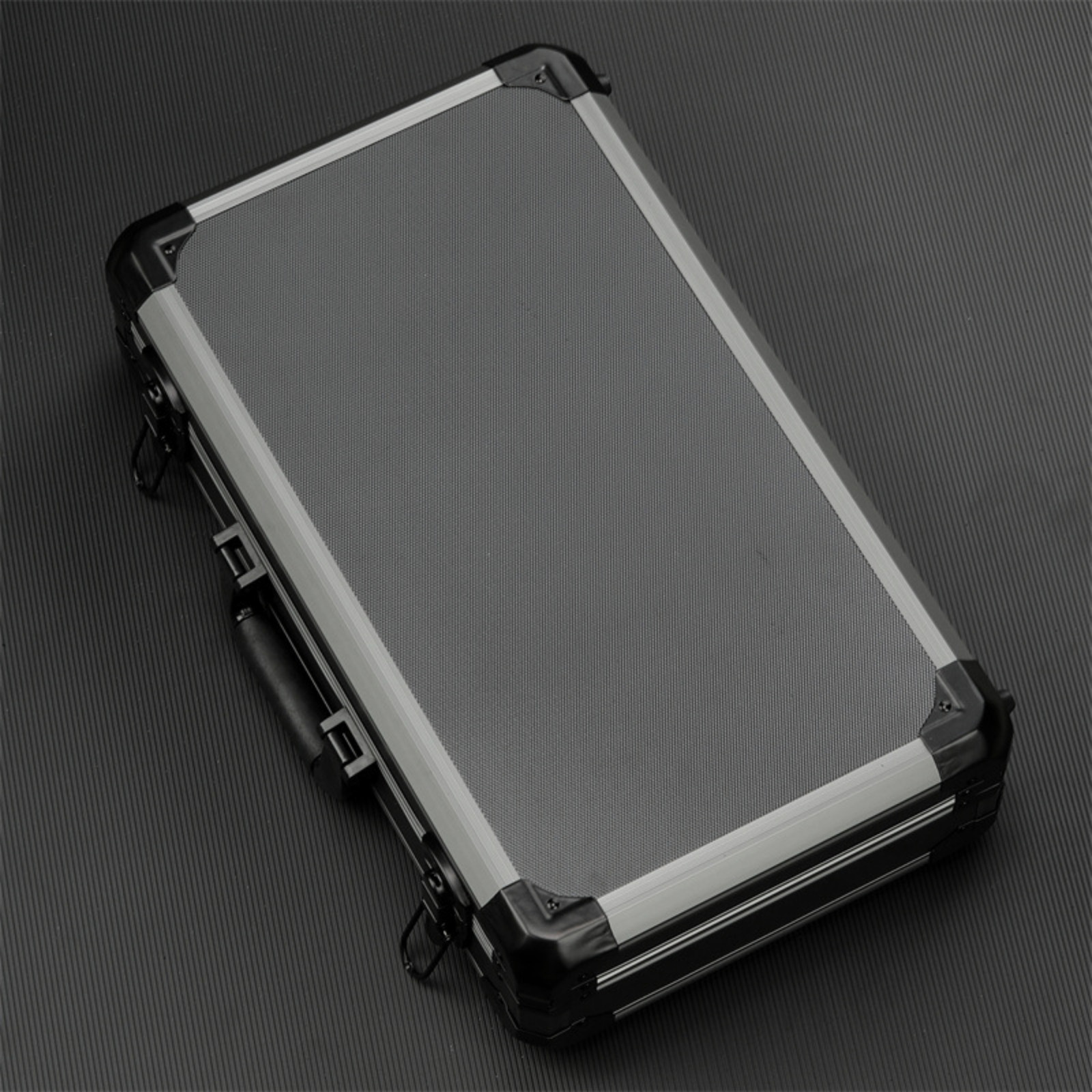 Watch Boxes 18 or 24 Slots Black Aluminum Briefcase with Lock for Mens Watches