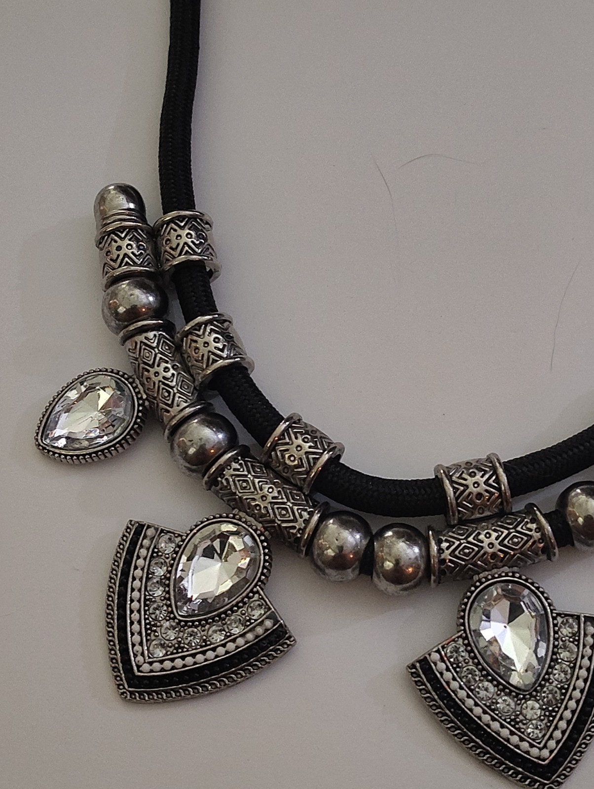 Amazing Sparkling Brilliant Silver Tone & Black Statement Necklace 16”-19” BLING