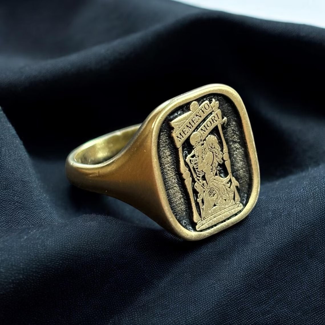 Memento Mori Signet Ring 925 Sterling Silver Skeleton Kiss Engraved Ring