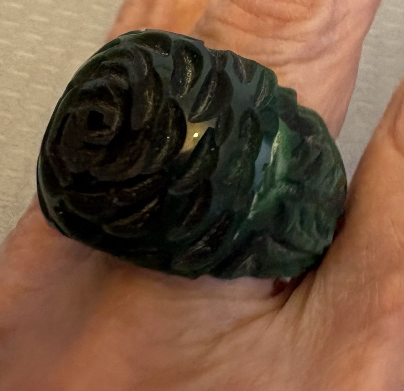 Vintage Deep Carved Green Marble Fakelite Plastic Ring size 10 thick chunky