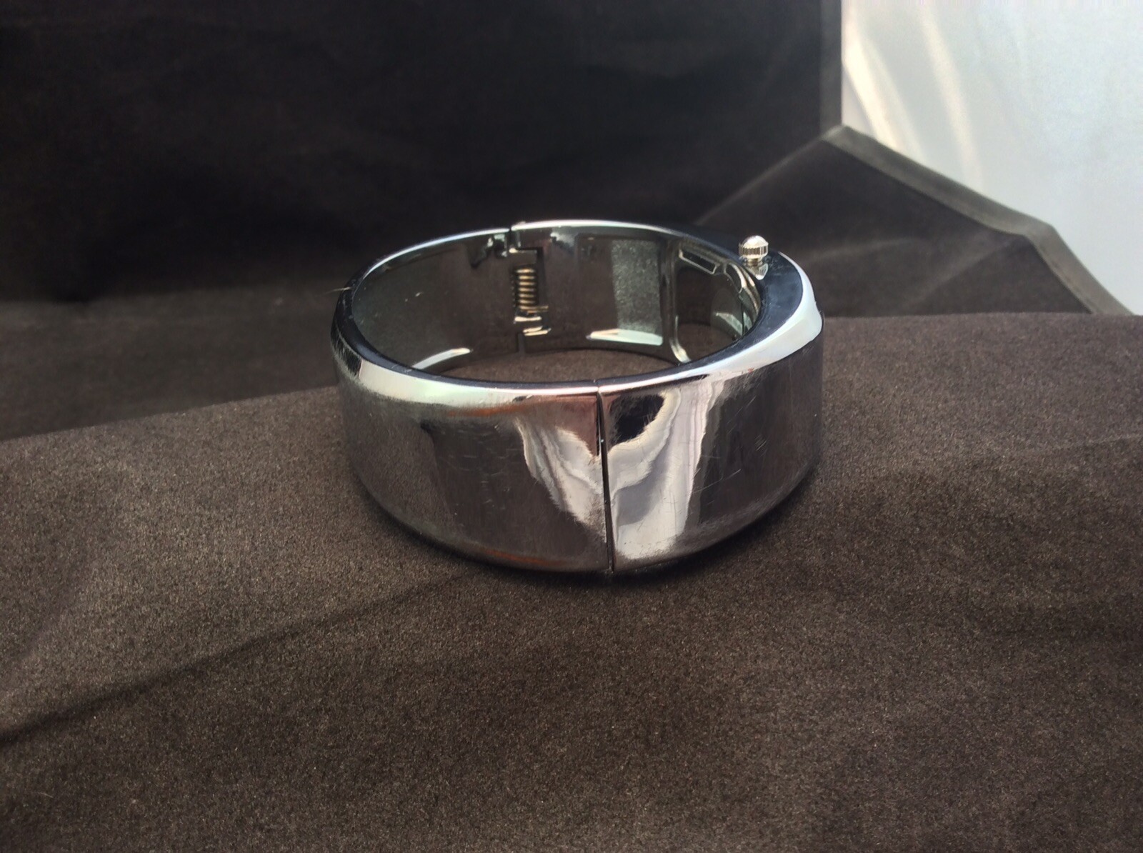 Vintage Curvy Water Resistant Silver Tone SINOBI Quartz Watch Bangle Band Works