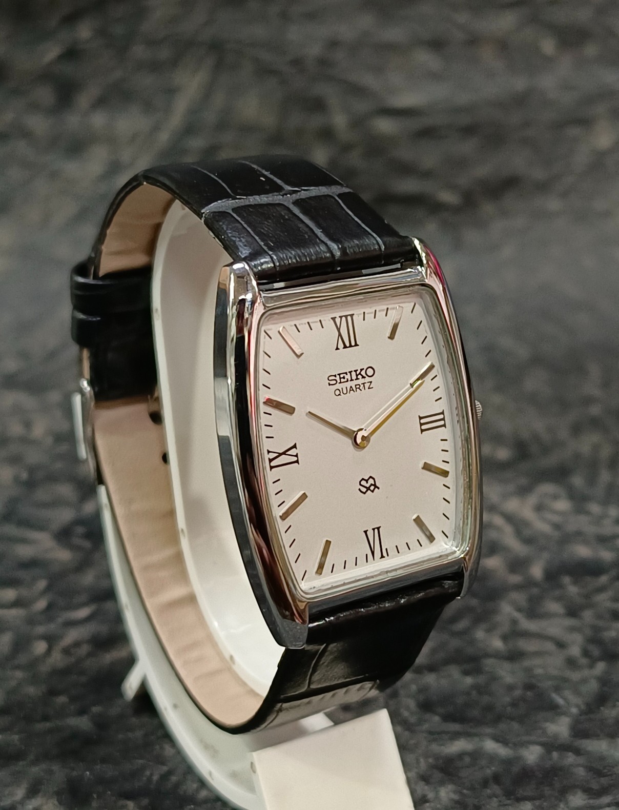 Seiko Slim Quartz Men’s Dress Watch Classic Two Hands Vintage Wristwatch