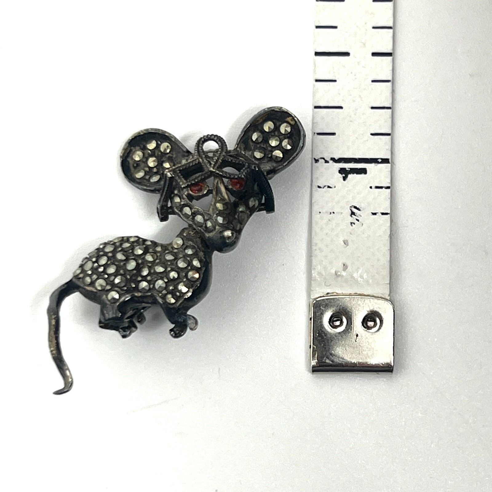 Vintage Marcasite Studded Garnet Eyed Mouse Brooch Sterling Silver 1″ **READ**