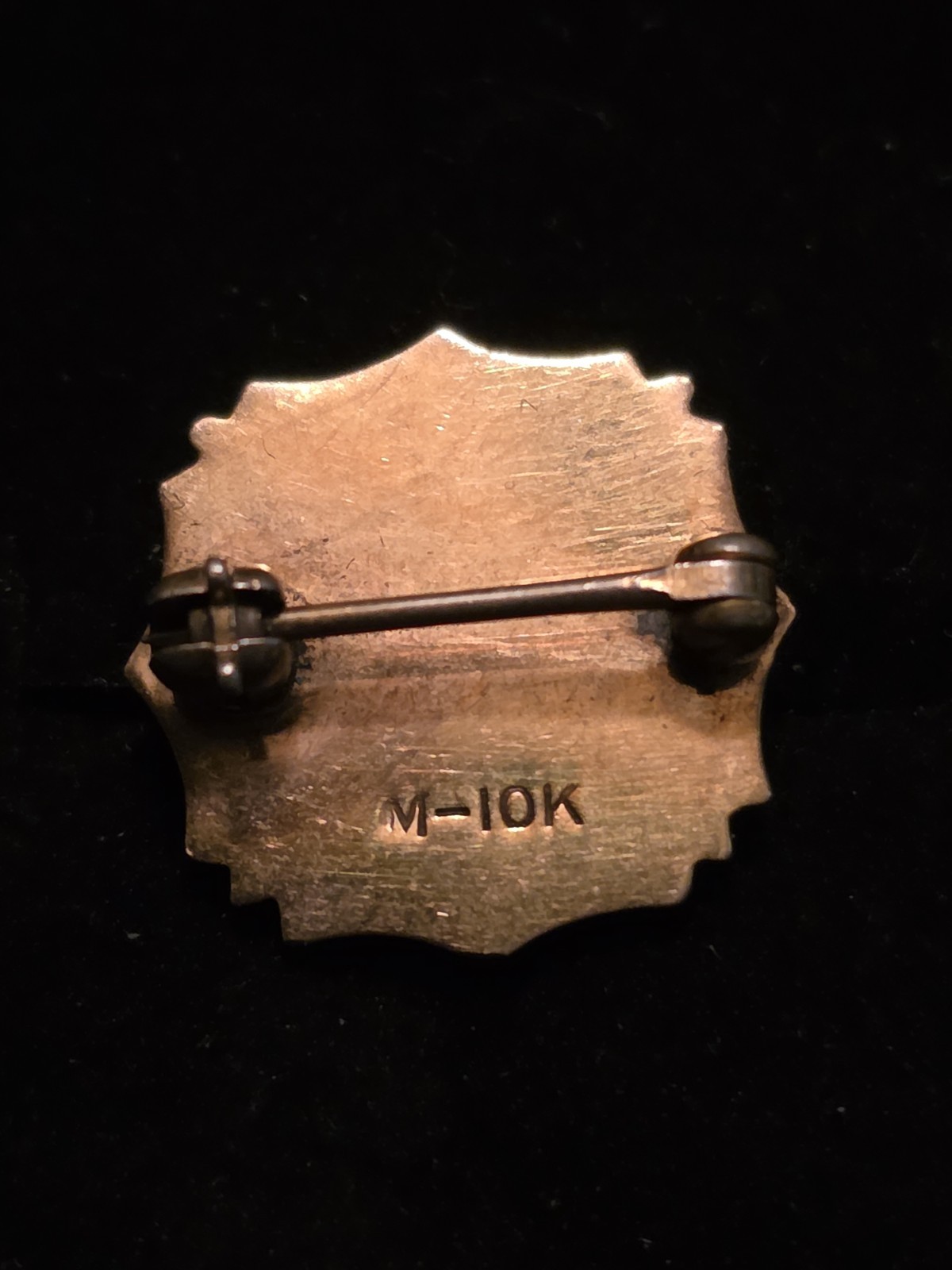 Oldsmobile 10 Years Loyal Service Pin – Solid 10K Gold – 2.87 Grams