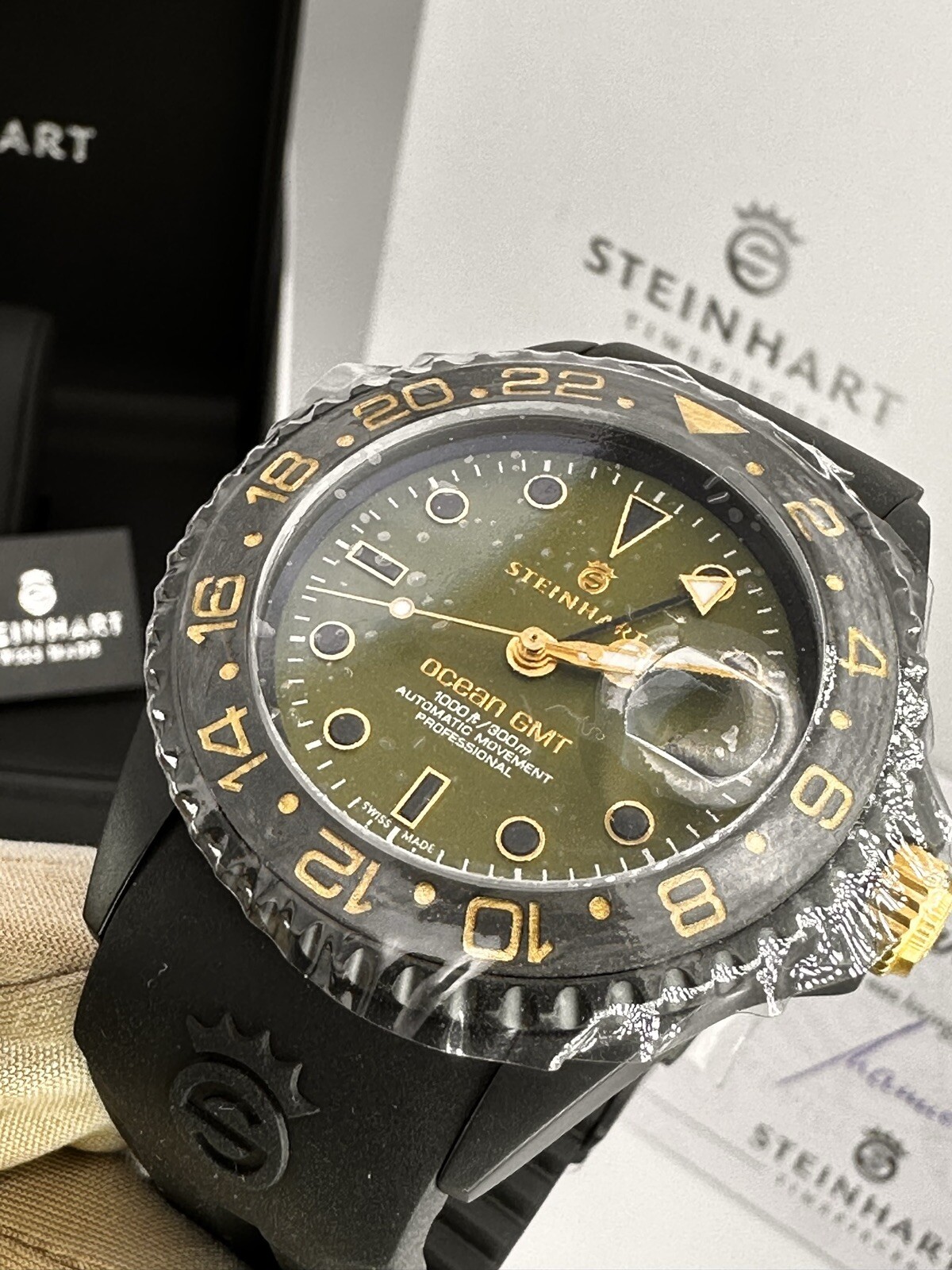 Steinhart Ocean One GMT Military Ceramic Bezel 300M 42MM Limited Edition 2xStrap