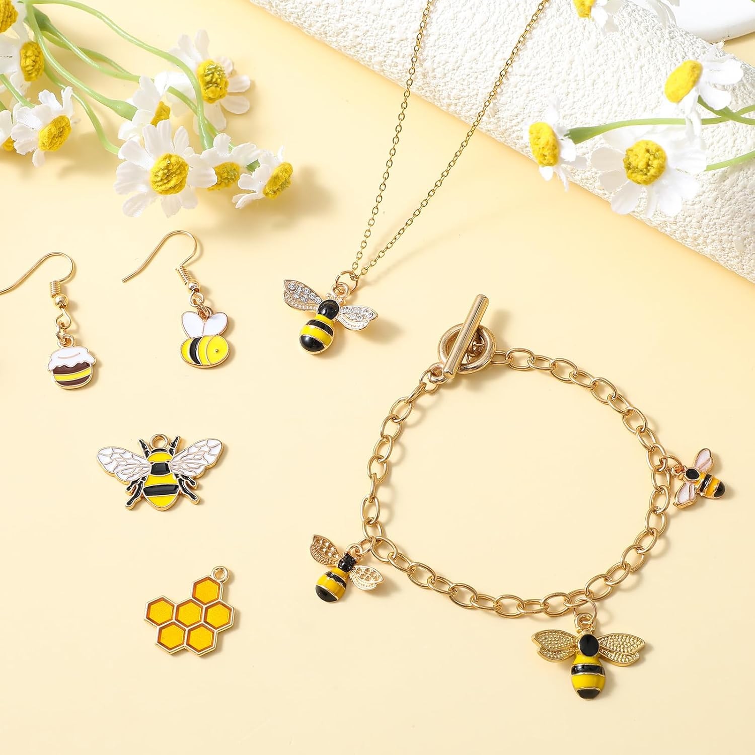 30Pcs Honeycomb Bee Charms, Charms Alloy Honeybee Pendants Bulk…