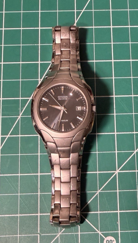 Citizen – Men’s Eco Drive Titanium E111-S049610 Solar Powered Watch