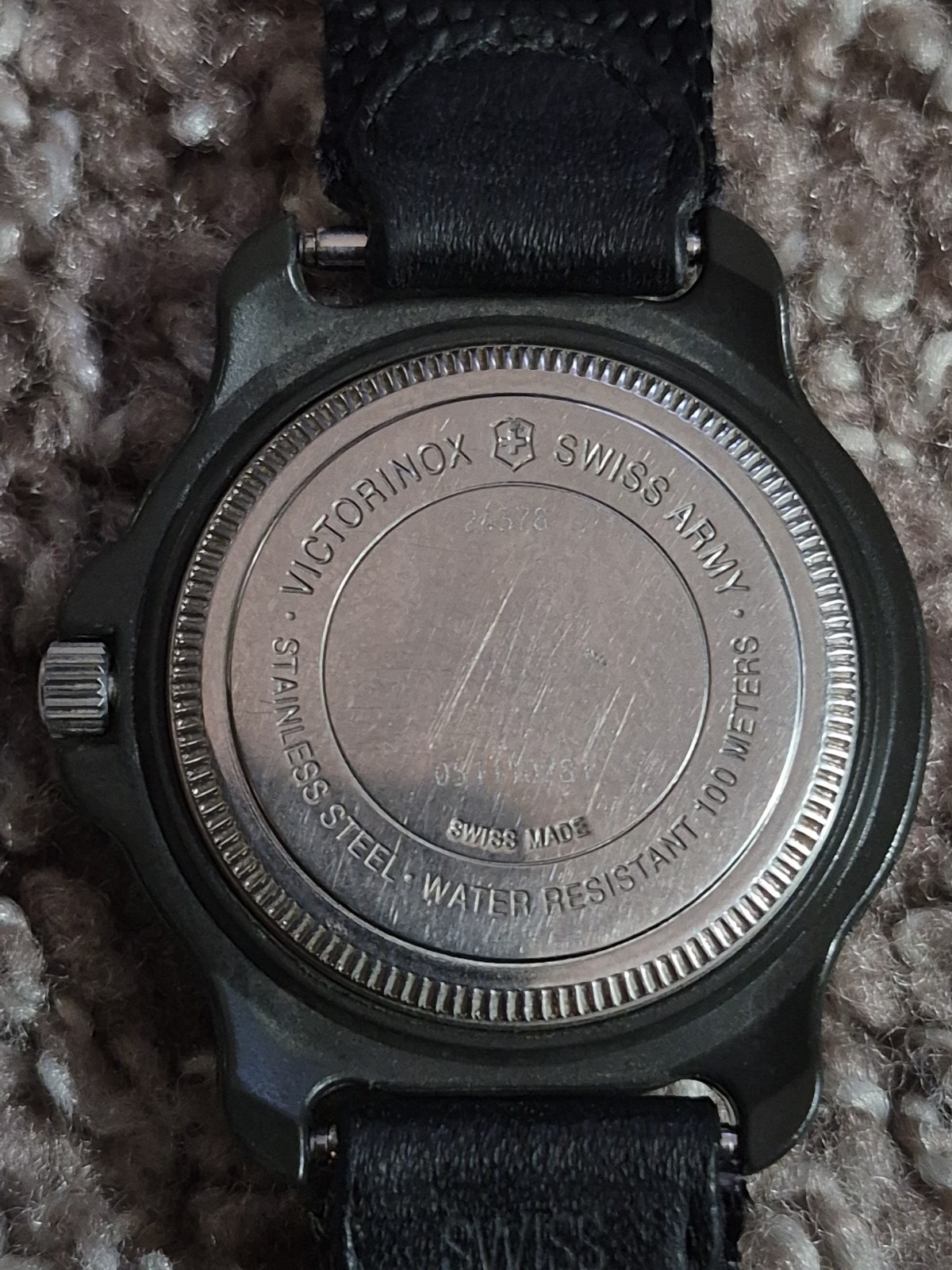 VICTORINOX SWISS ARMY GARRISON Men’s Swiss Field Wristwatch Needs Battery