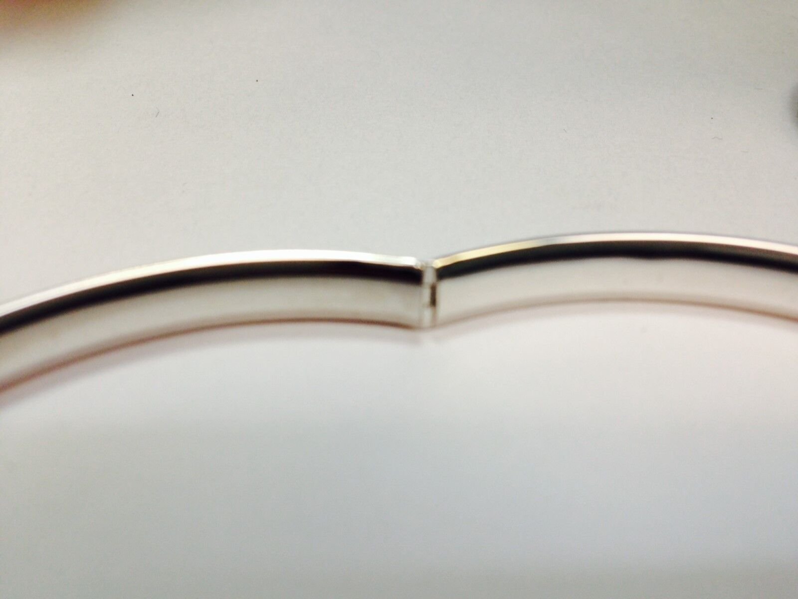 14k White Gold Shiny Bangle Hinged Bracelet 6mm, 4/16 “, 7 grams 7 Inch