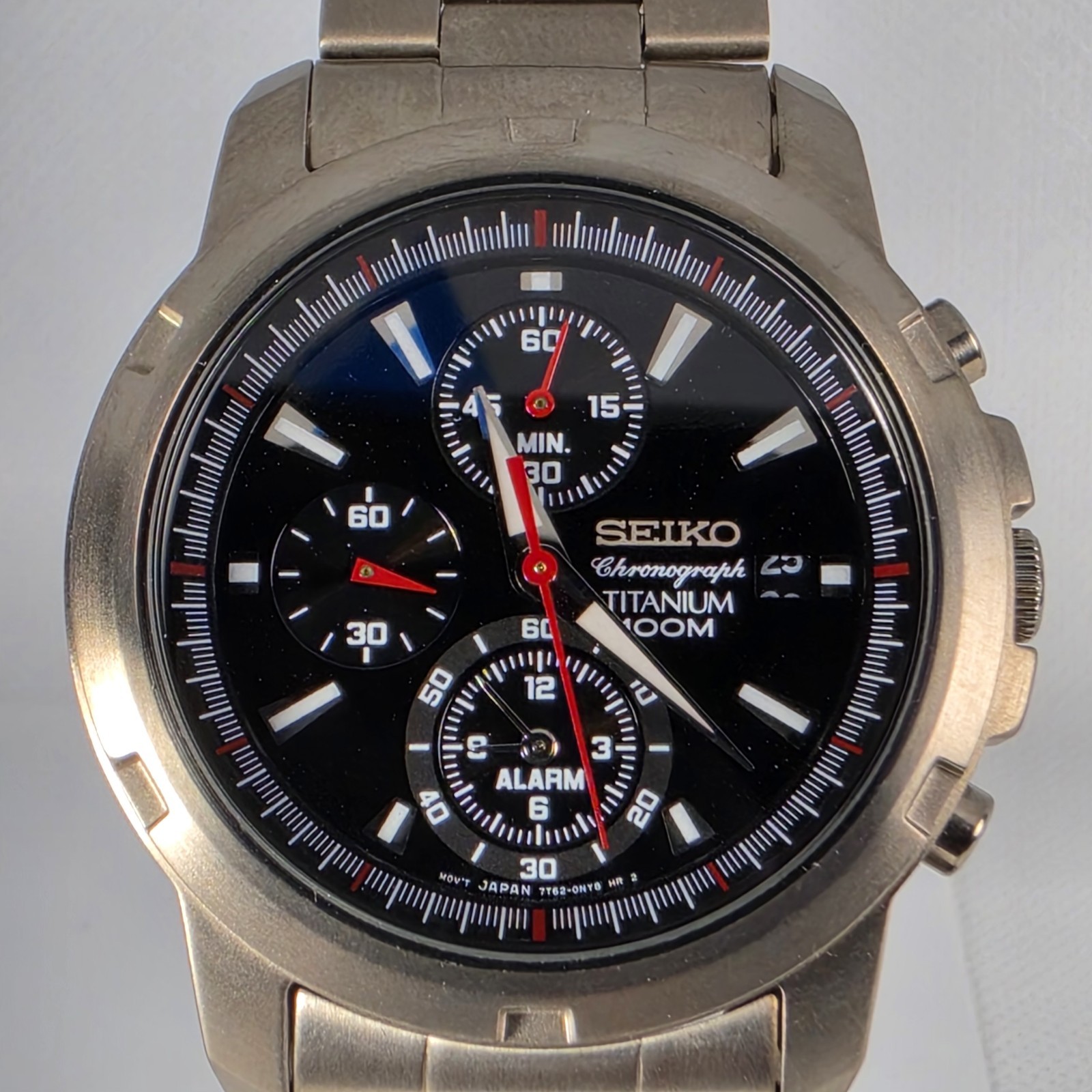 SEIKO CHRONOGRAPH TITANIUM MEN’S WATER RESISTAN 100 BLACK DIAL Quartz 39mm