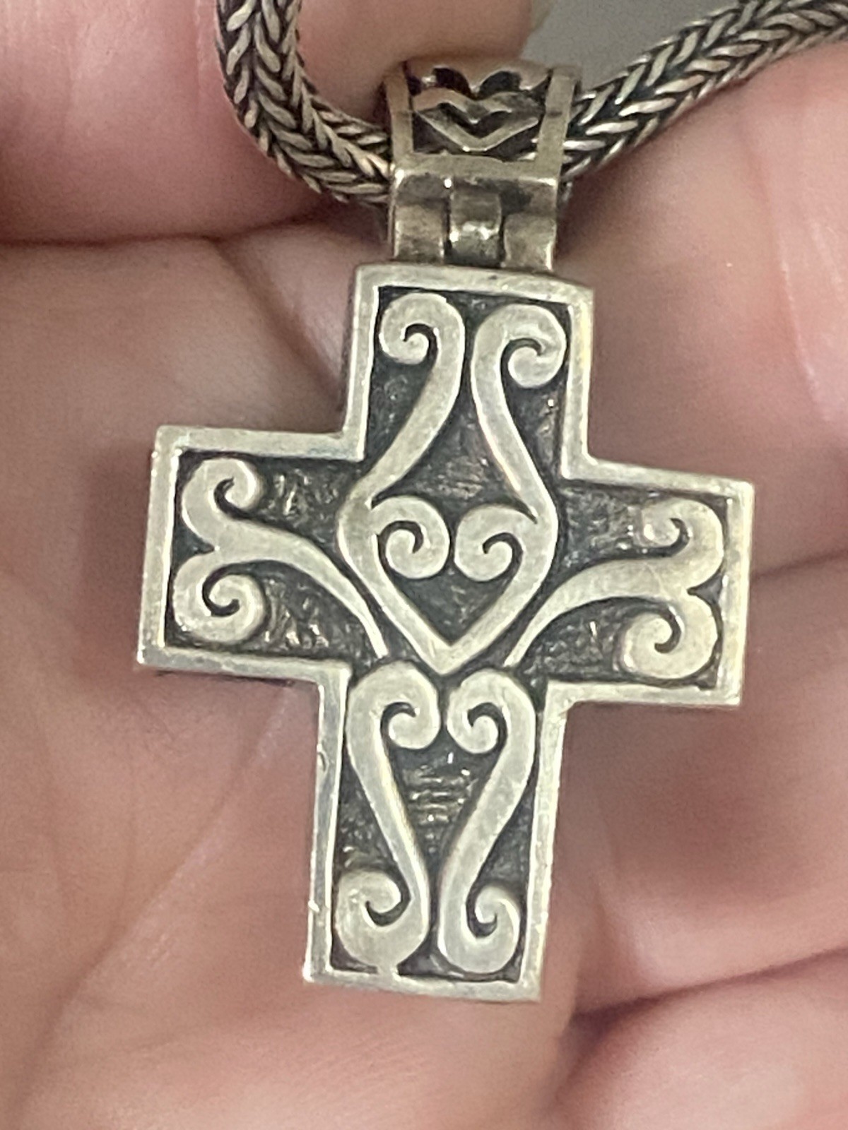 Sterling Silver Byzantine Chain W/Cross Pendant 40g