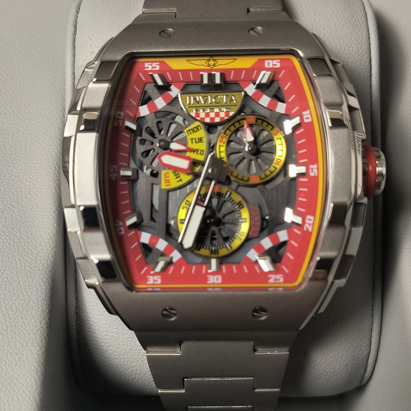 Limited Edition box w/ Invicta Racing Quartz Chronograph 47mm Red/Black Dial SS
