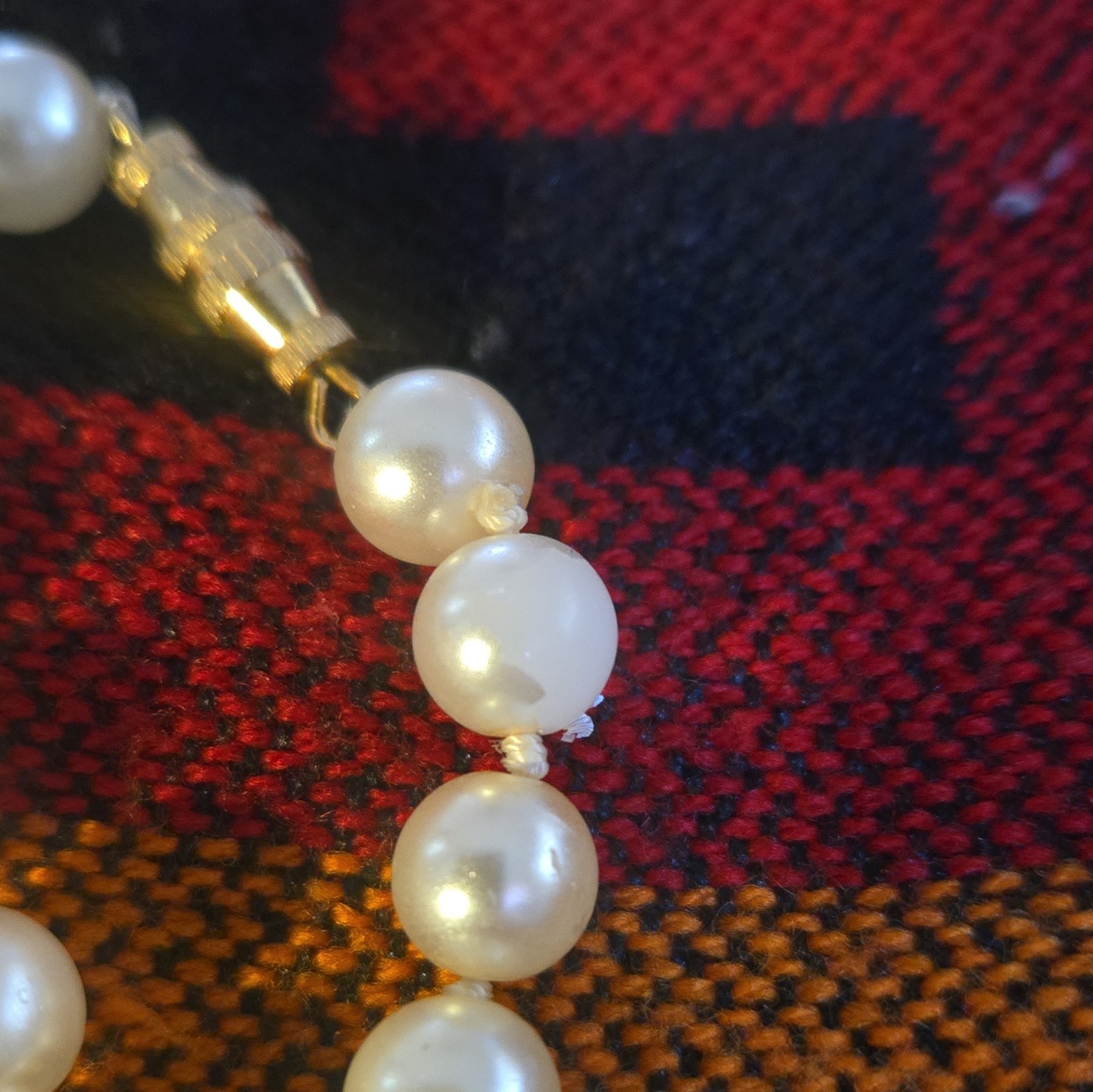 White Faux Pearl Beaded Strand Necklace Gold Tone Barrel Clasp