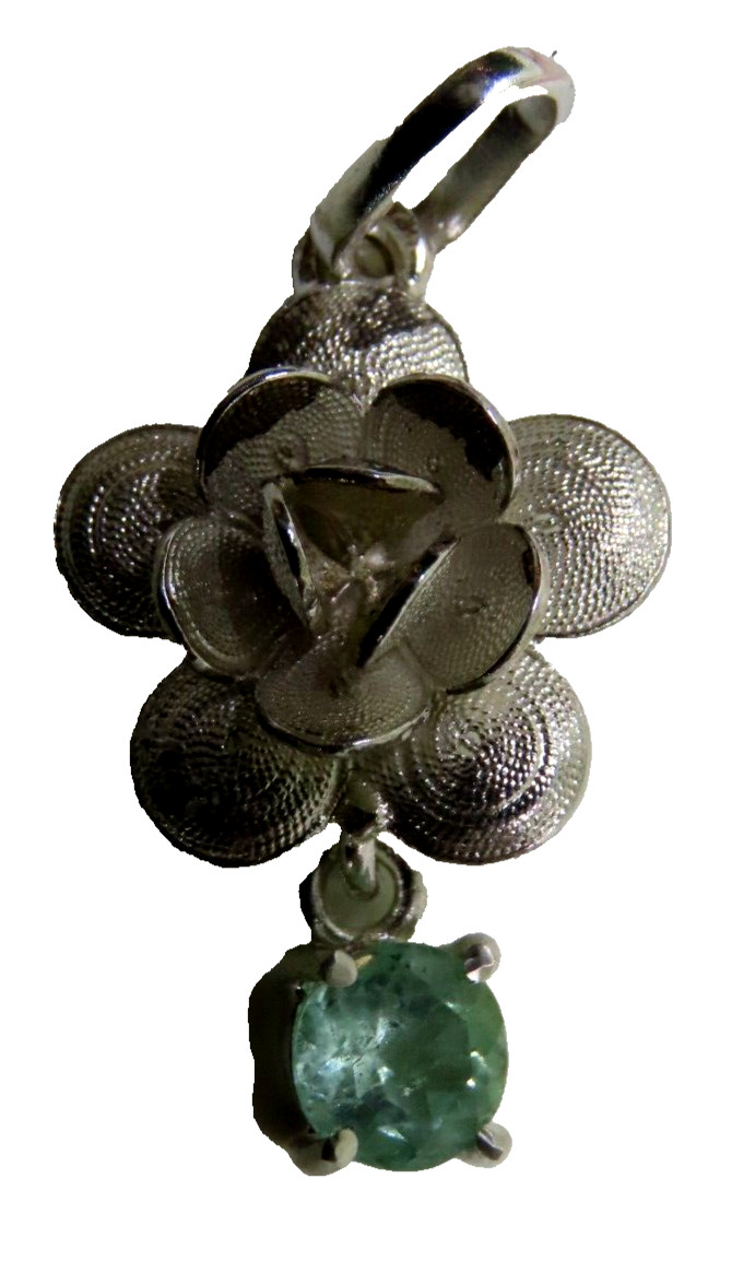 Colombian emerald pendant , silver 950 filigree, natural not treated, Carats 1.2