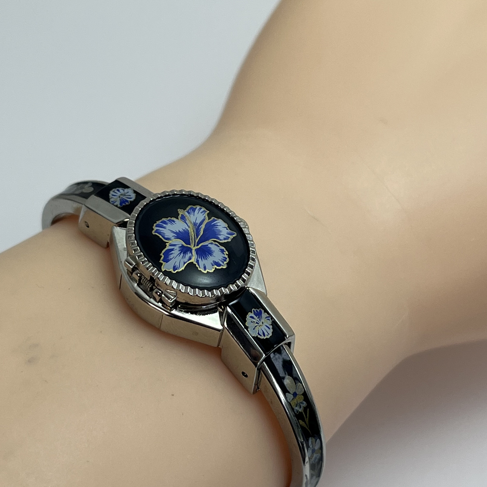 Andre Mouche Secret Bangle Watch Qz SWISS MADE Floral Enamel Ladies w/Box #B866