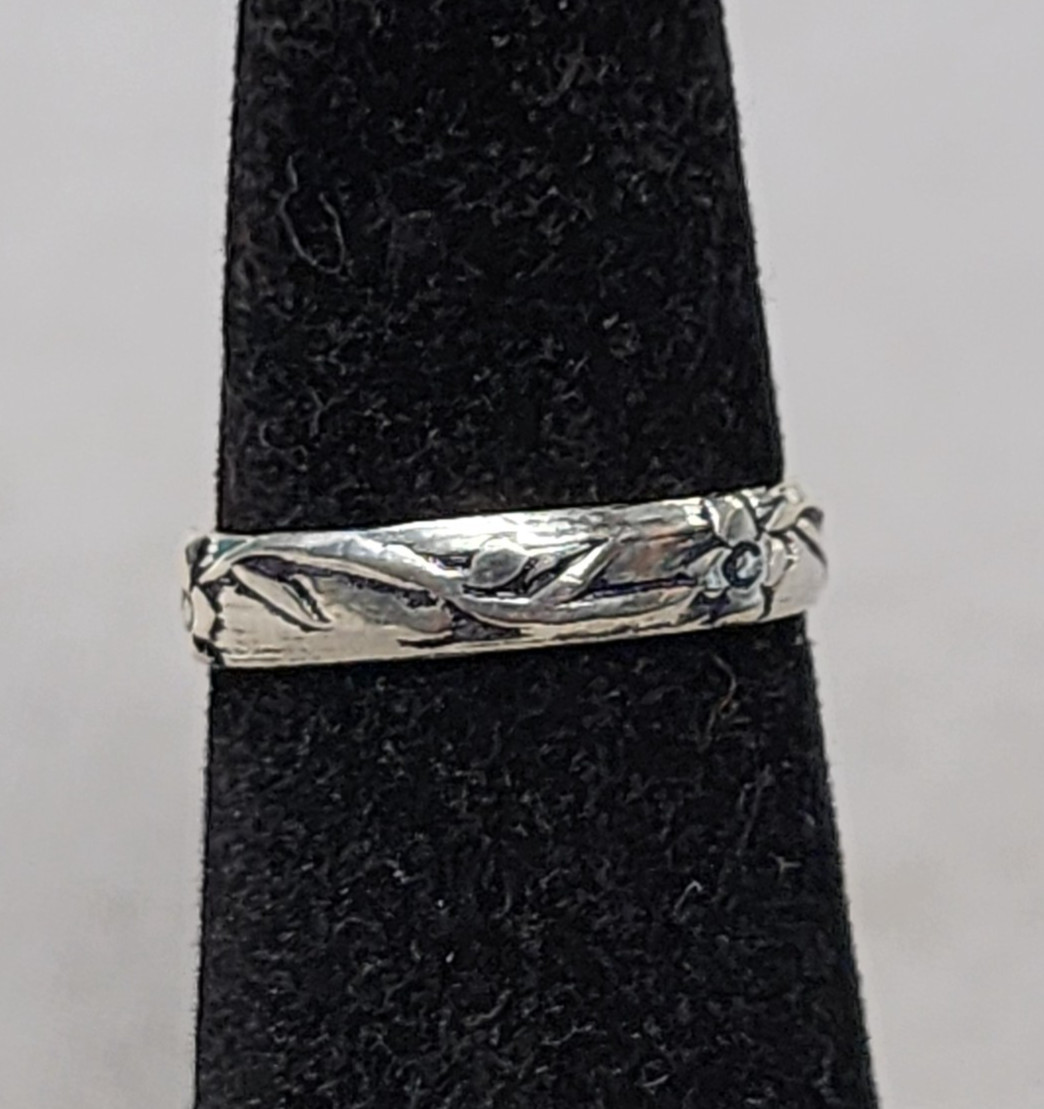 Sterling Silver 6.8g Floral Ring Set sz 3.25