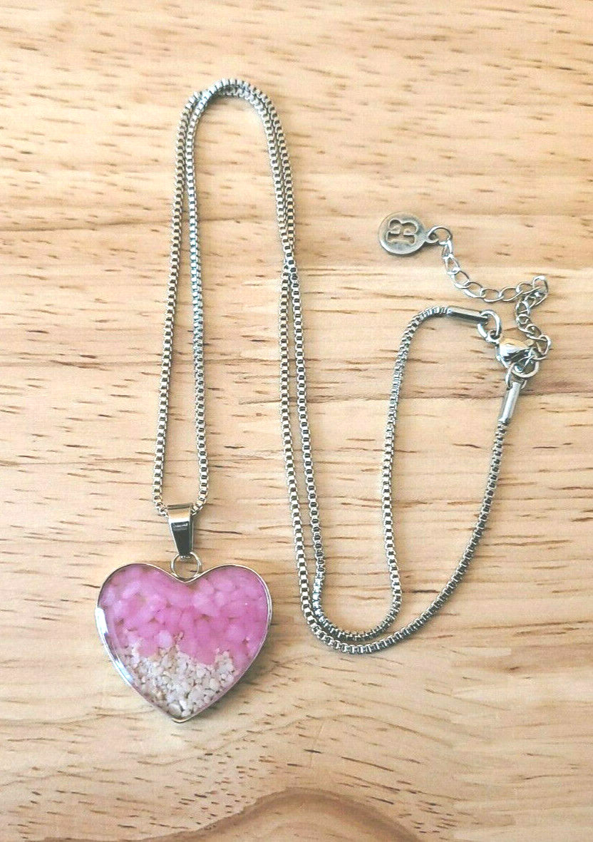 💖PINK PEBBLES WITH WHITE SAND HEART SHAPED PENDANT AND NECKLACE