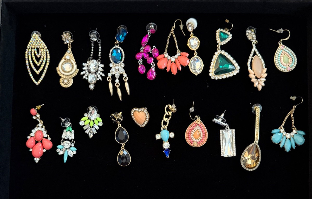 Reseller closure lot 28 — 28 pairs dangle drop fashion earrings free shipping