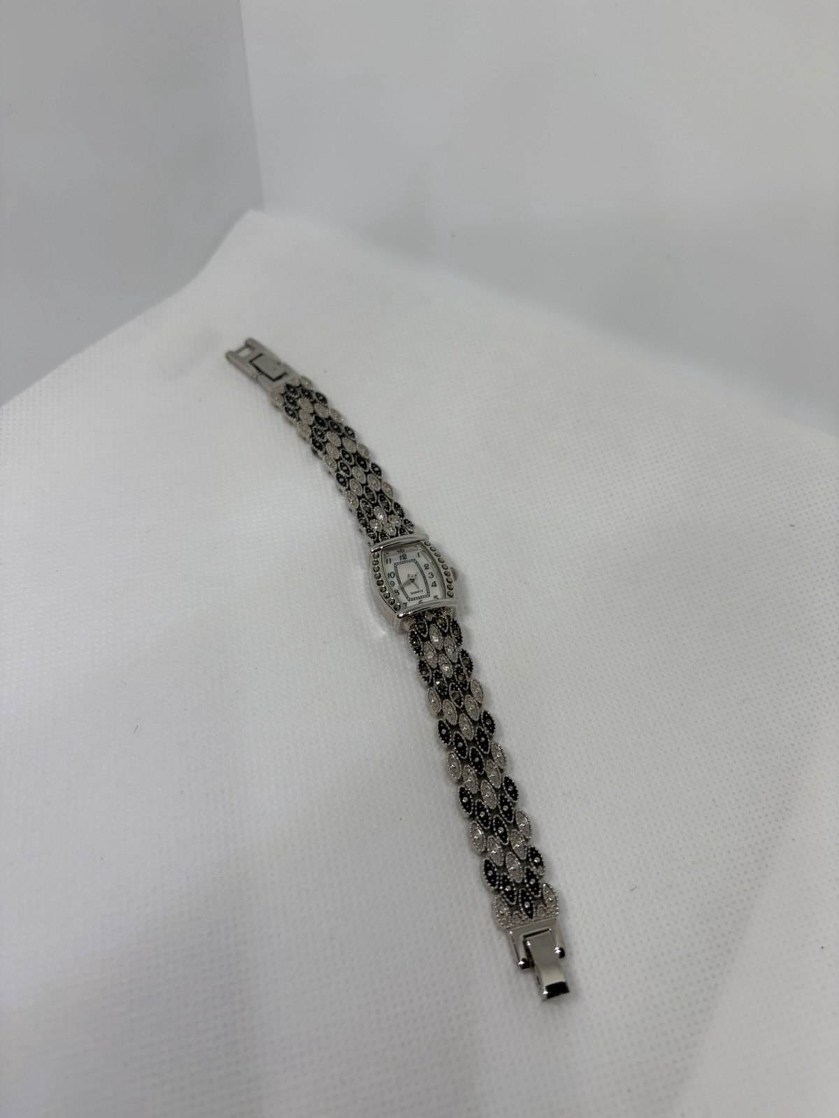 Women’s Silver Tone Rhinestone Bracelet Watch – Working Quartz Dress Watch