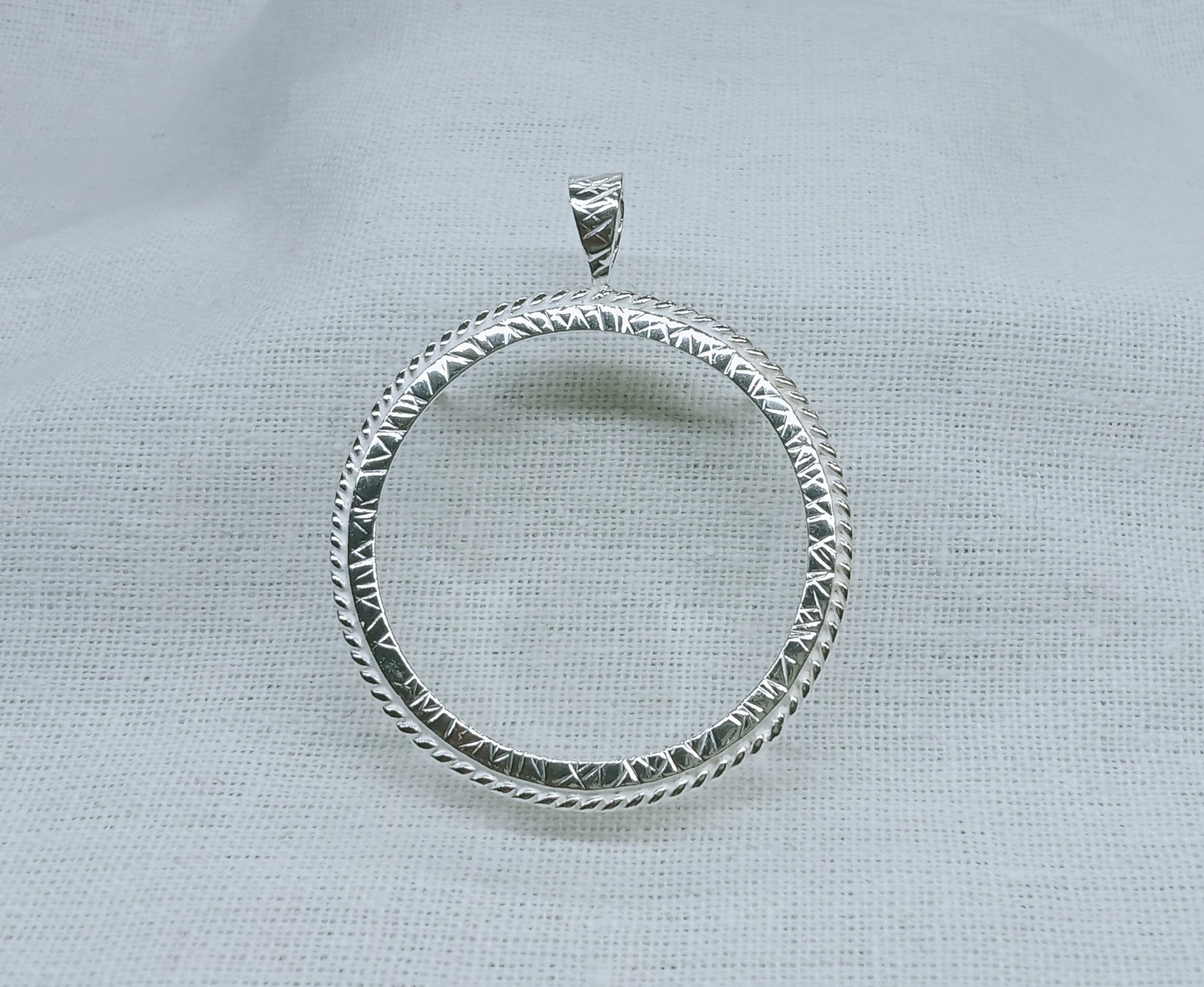 Unique Design Frame Sterling Silver, Round Twisted bezel, Prong Setting Bezel