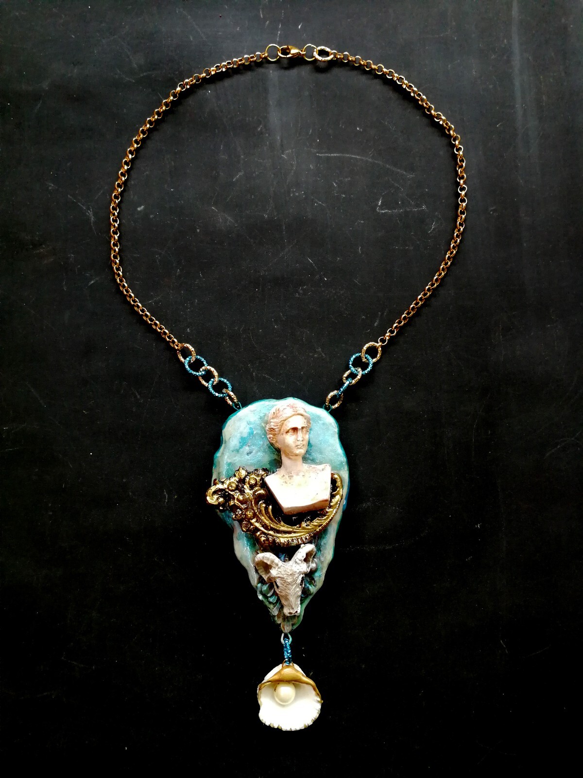 Luxury Jewelry Belle Epoque Art Deco Nouveau Necklace Pendant Woman Shell Animal