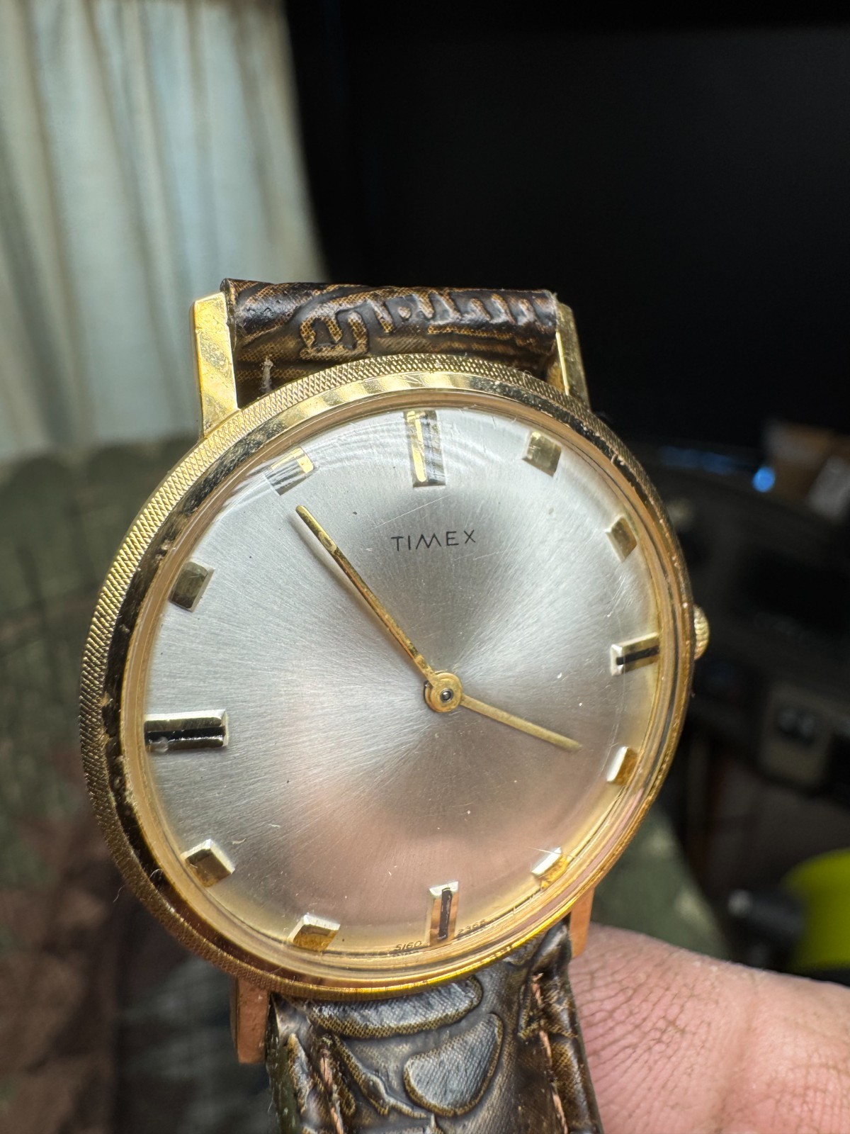 Timex Vintage 1968 Super Thin/Wafer Thin Wind Up Watch 33MM Runs Good