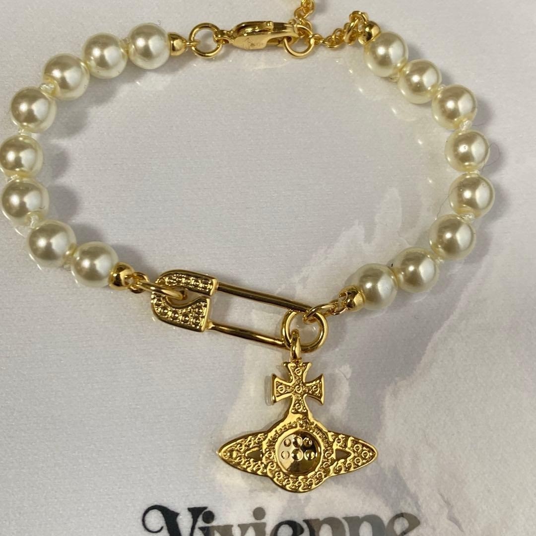 Vivienne Bracelet Mini Bas Relief Pearl Clip Orb Gold w/Pouch IN BOX