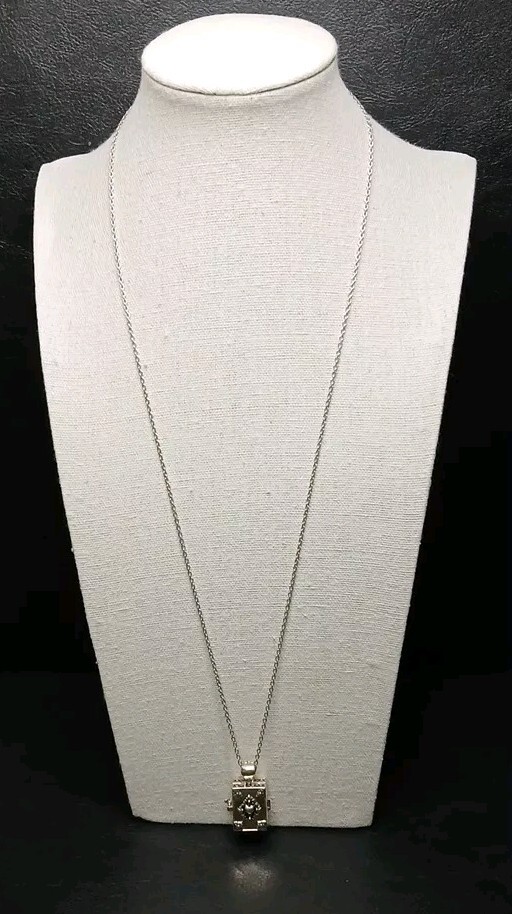 STERLING SILVER 925 BBJ Bangkok Chain Necklace Preyer Locket Box Garnate. 11-709