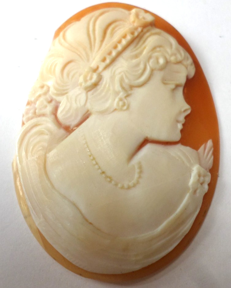 4 Vintage Loose Hand Carved Shell Woman XL Classic Cameos all are 50-52x37mm