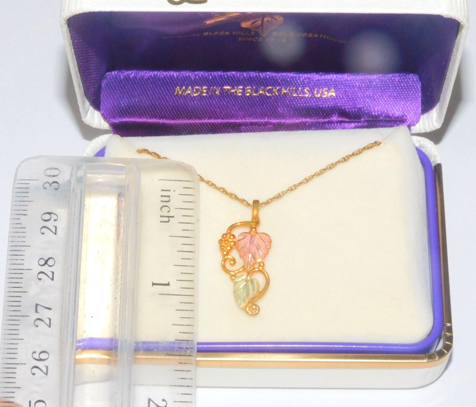 Black Hills Gold 10k Landstrom’s Leaves Pendant Necklace