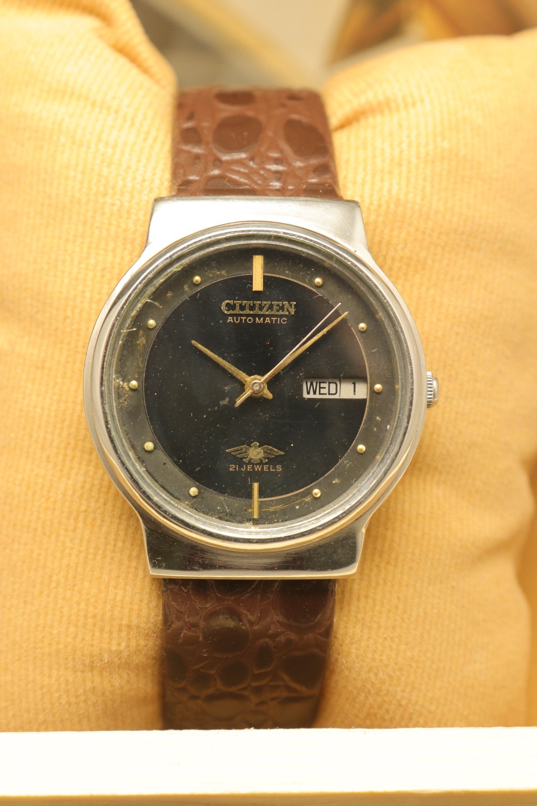 Vintage Citizen Automatic Black Dial Wrist Watch For Men’s Japan Movement 8200.