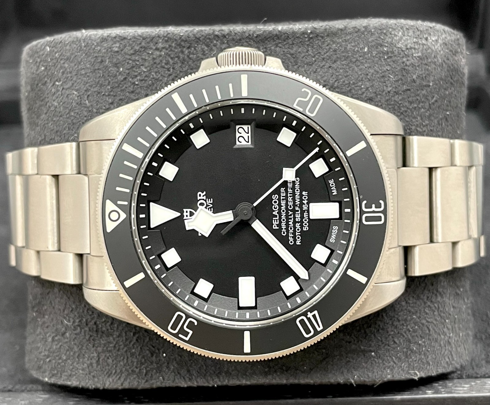 TUDOR PELAGOS BLACK DIAL M25600TN TITANIUM SPORTS WATCH WITH BOX 42MM