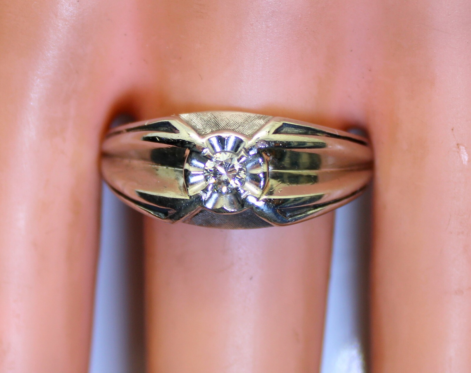 Nice Heavy Men’s 10K White Gold .15 Ct Solitaire Diamond Ring, Size 11, 9.2Grams