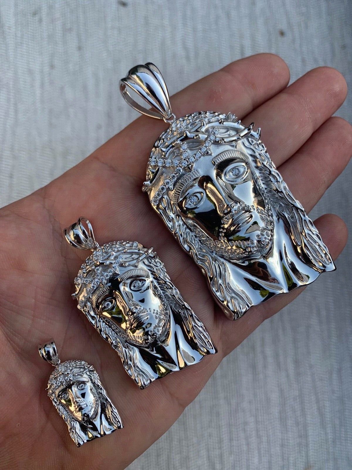 Colgante de JESUS plata de ley 925 SOLIDA HECHO A MANO con Diamantes simulados