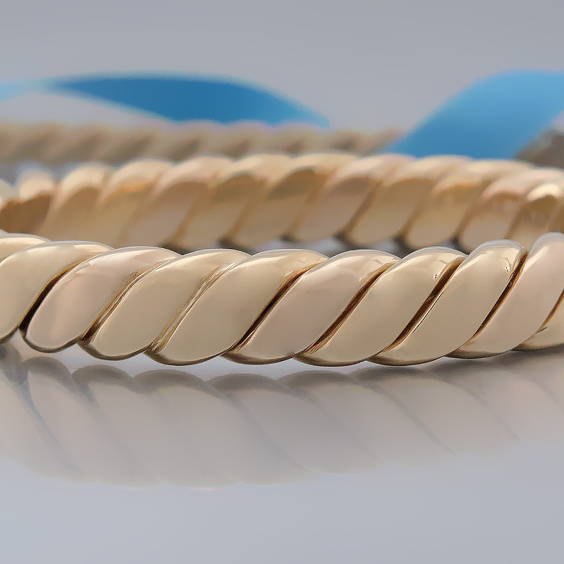 Super Beautiful Hinged Bangle – Solid – in 18K/750 Yellow Gold – Oval