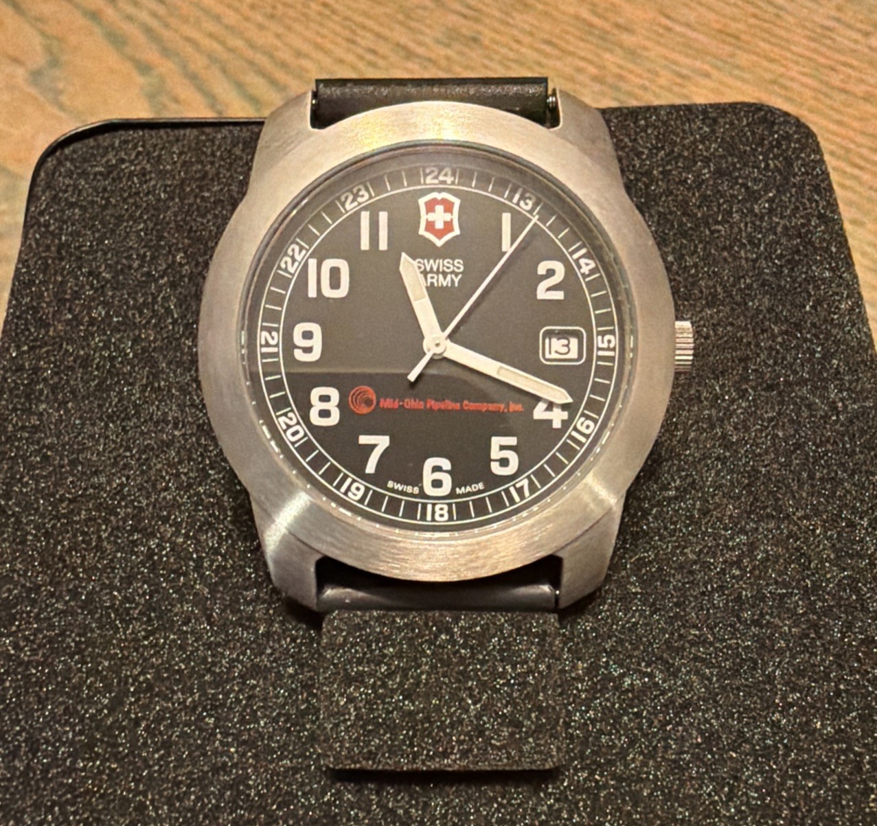Victorinox Swiss Army Field Watch Men 40mm Black Dial Steel Date – Promo Gift🔥